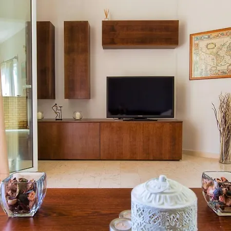 The Olive Grove By Konnect, Dasia